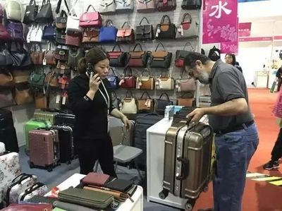 “巧手麗人”來料加工義博會實現“開門紅”